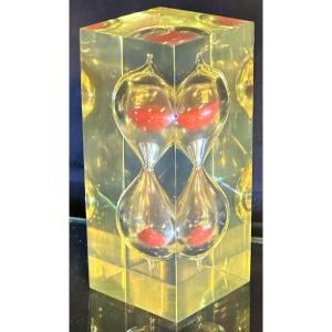 Pierre Giraudon 1923-2012 Attributed Hourglass In Resin Inclusion 1970 In Very Good Condition