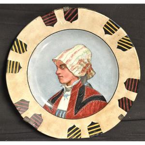 Choisy Le Roi Large Earthenware Dish Hyppolite Boulenger 19th Century Coats Of Arms Heraldry Regional Costume 