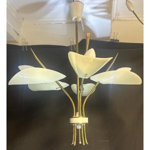 1960s Design Chandelier In Brass And Plexiglass Complete And Very Good Condition Sputnik