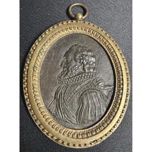 Bronze Framed Medallion Of Henry IV King In 1589 Presented In Natural Form 
