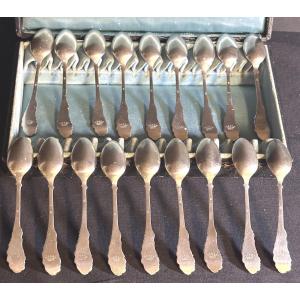 18 Marquis's Coat Of Arms Mocha Spoons In Their Original Display Case. Noblesse Couronne. Very Good Condition.