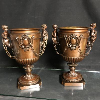 Large Pair Of XIXth Bronze Vases Taken With Decoration Of Women Urn Shape