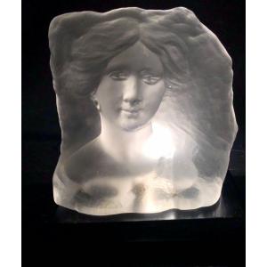 Lampe LE DAUPHIN Jeune femme en haut relief en verre