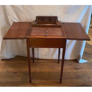 Lady's Desk "happiness Of The Day"
