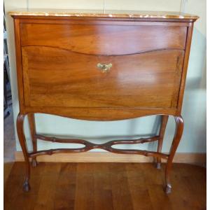 Lyonnais Cabinet Secretary