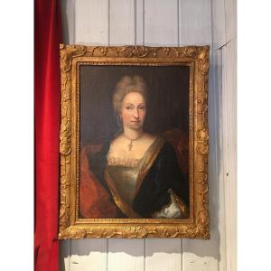 Portrait Of A Noble Lady Ec.fr Early 18th Century