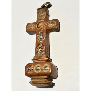 Reliquary Cross Pendant In Carved Boxwood, Several Relics. 18th Century