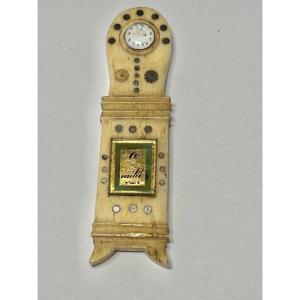 Needle Holder Case In Carved Bone, Work From Dieppe, Charles X Period, Early 19th Century 