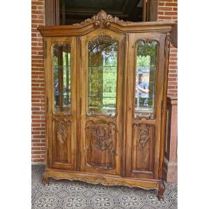 Louis XV Style Rocaille Showcase