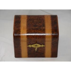 Small Thuya Burl Tea Box, 19th Century 