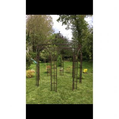 Round Arbor