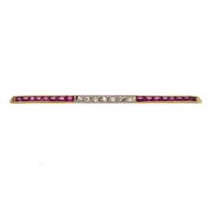 Art Deco Brooch In Gold With Rubies And Diamonds