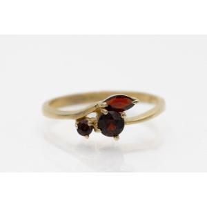 Vintage Gold Plated Garnet Ring.