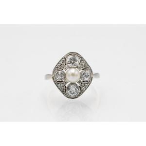 Gold And Platinum Ring With Diamonds And A Cultured Pearl, First Half Of The 20th Century.