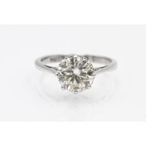 Classic Solitaire Ring In White Gold With A 2.01 Carat Diamond