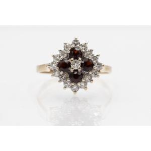 Ring Adorned With Garnets And Diamonds, Great Britain, London, Second Half Of The 20th Century.