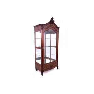 Elegant Display Case, France, Early 20th Century.