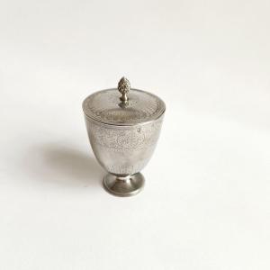 Cf Benoit: Covered Tulip Cup In Solid Silver, Early 19th Century. Engraved Decoration, Consulate Empire. 