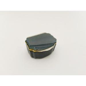 F. Boucheron: Snuffbox In Bloodstone Jasper & Solid Silver Vermeil. Late 19th Century, Late 18th Century.