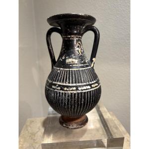 Pelike In Terracotta With Black Glaze And White Highlights