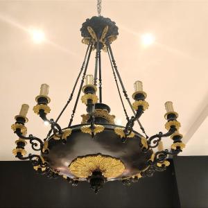 Restoration Period Chandelier With 12 Lights.