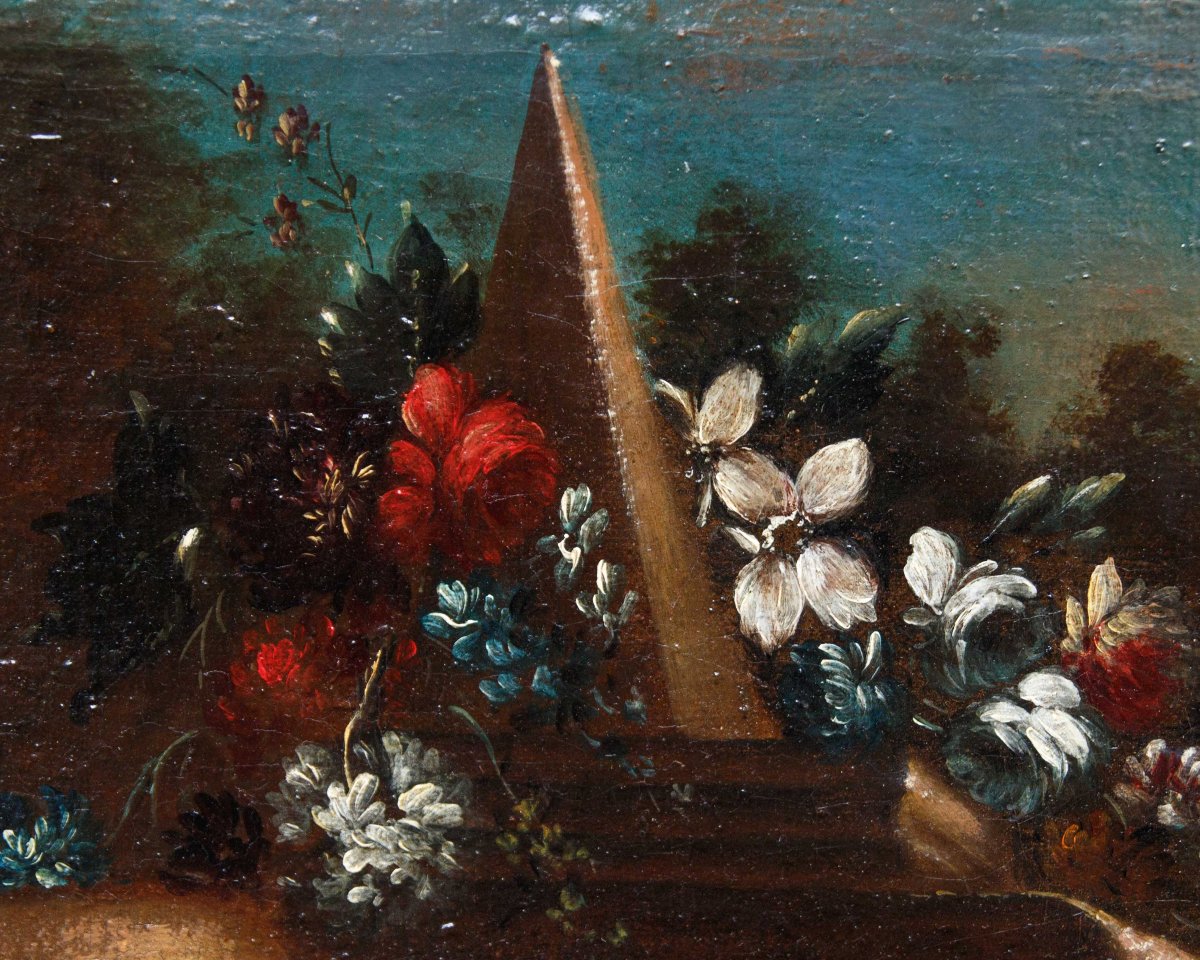 Natura morta con fiori, vasellame e architetture sullo sfondo-photo-4