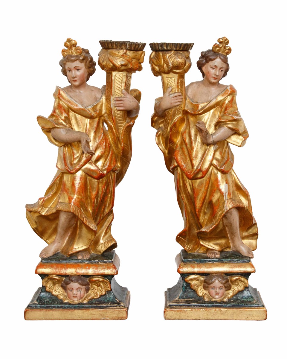 Inizio XIX secolo  Coppia di angeli reggicero in legno dorato