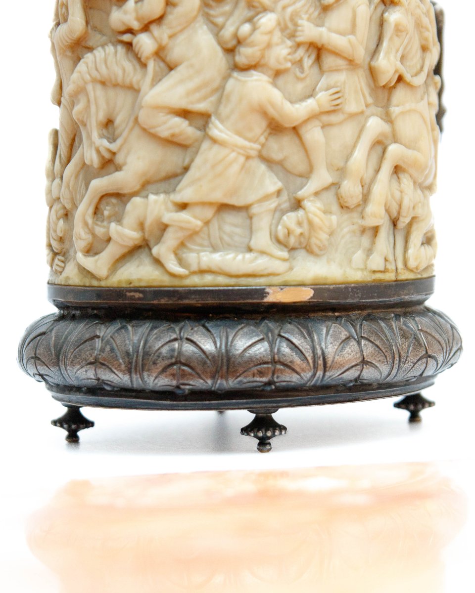 XVIII secolo, Boccale con scontro di cavalieri-photo-1