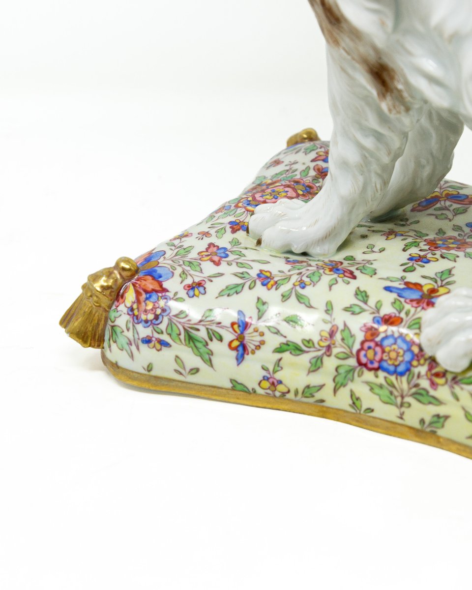 Porcellana di Meissen, seconda metà del XVIII secolo, Cucciolo di Bolognese su un cuscino-photo-6