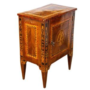 XVIII secolo, Comodino con figure mitologiche