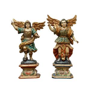 Scuola portoghese, fine del XVII secolo, Coppia di figure angeliche