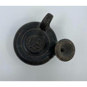 Guttus Decorated With A Medallion - Greek Art - Antique - Archéologie