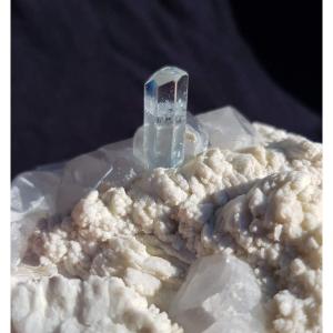 Aquamarine On Quartz - Crystal 2,5 Cms 