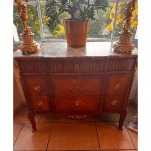 Transition Style Chest Of Drawers In Marquetry And Gilded Bronze – 19th Century  