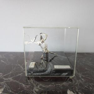 Sculpture En Argent Sous Altuglas Sig. Benkob