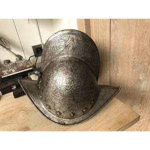 Very Beautiful Morion With High Comb