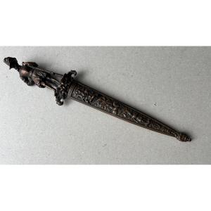 Large Romantic Musketeer Dagger