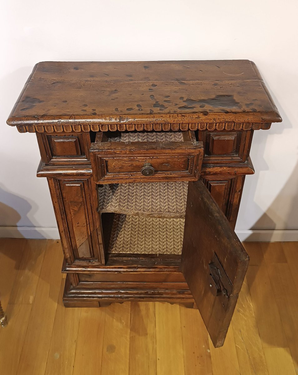 PICCOLA CREDENZA IN NOCE CON INTARSI SECONDA META’ XVI SECOLO -photo-1