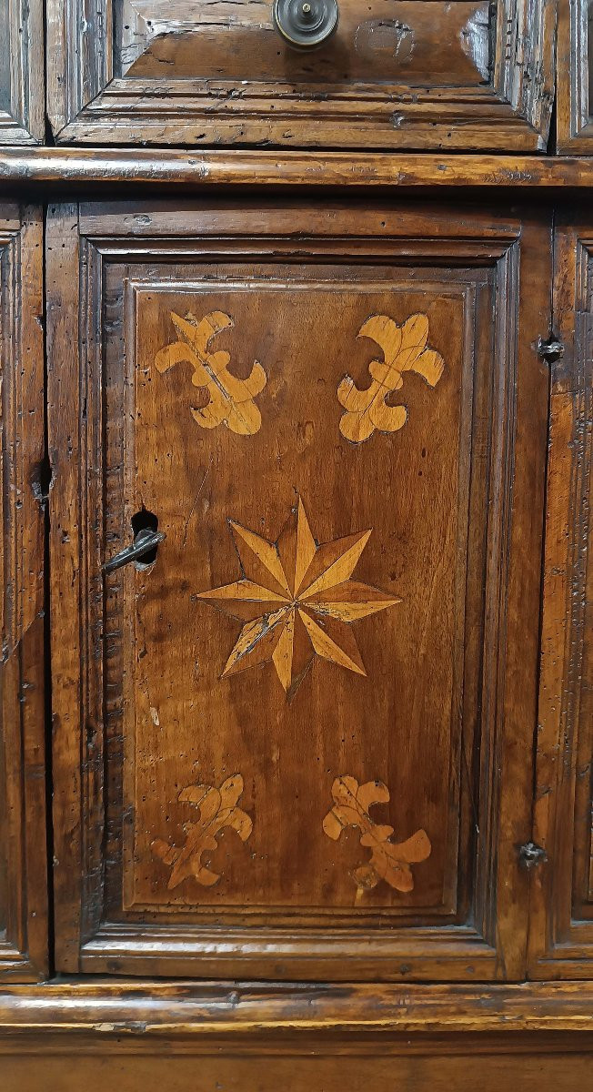 PICCOLA CREDENZA IN NOCE CON INTARSI SECONDA META’ XVI SECOLO -photo-4