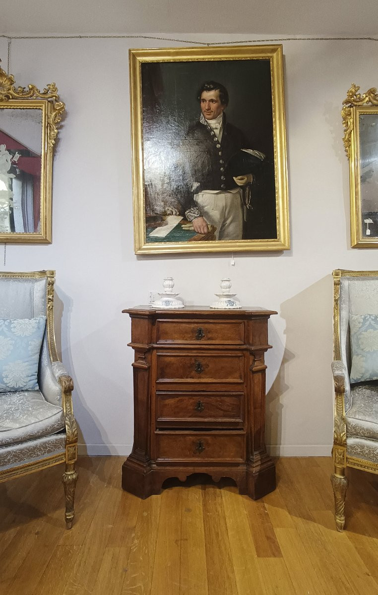 PICCOLO CASSETTONE IN NOCE PRIMI DEL XVIII SECOLO -photo-6