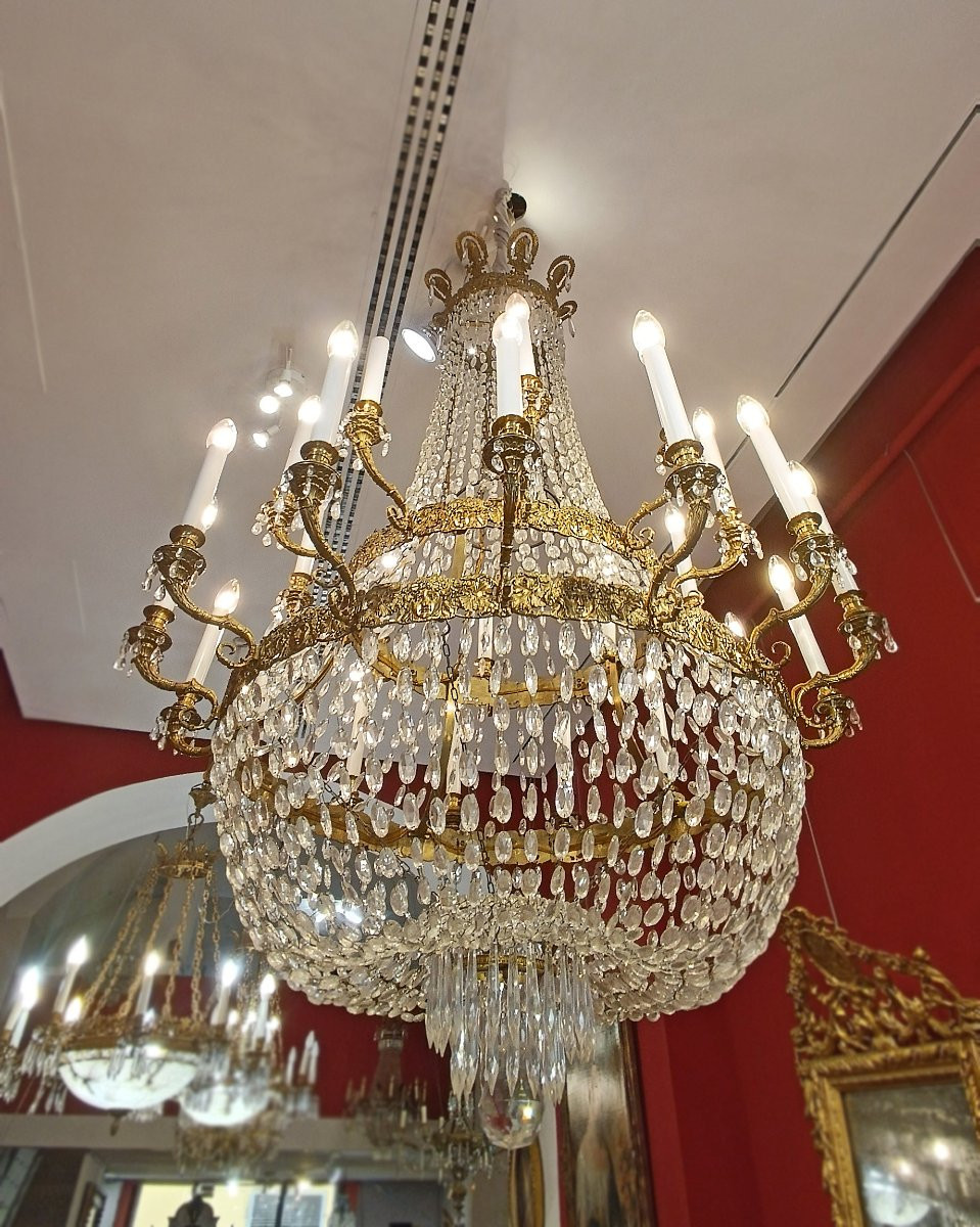 GRANDE LAMPADARIO A PANIERA IN BRONZO DORATO E CRISTALLI META’ XIX SECOLO-photo-6