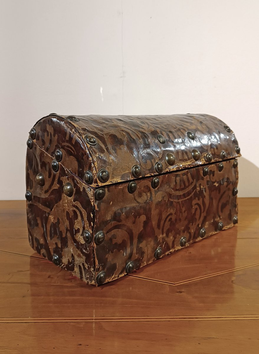 PICCOLA SCATOLA PORTACANDELE IN PELLE XVI SECOLO-photo-2