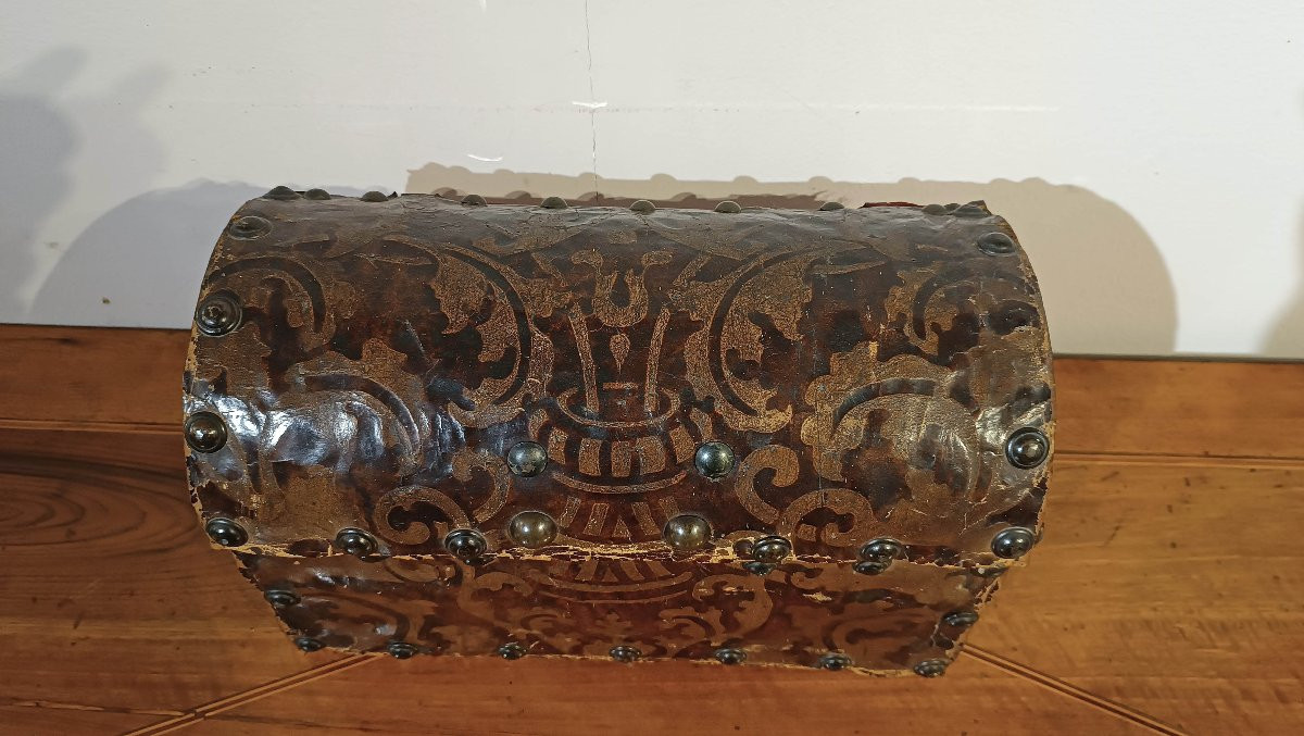 PICCOLA SCATOLA PORTACANDELE IN PELLE XVI SECOLO-photo-1