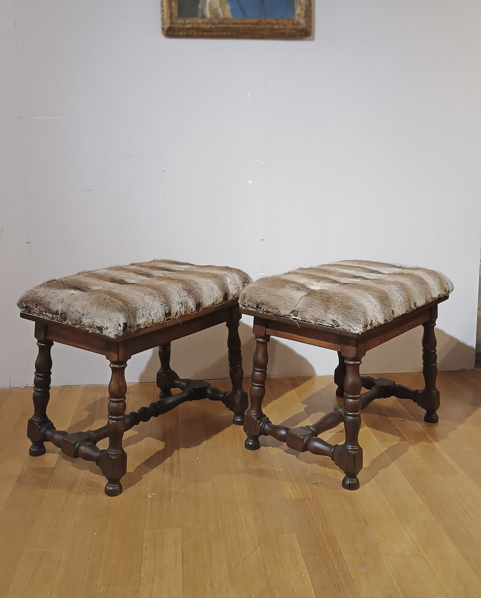 COPPIA DI SGABELLI IN NOCE FINE XVII SECOLO -photo-2