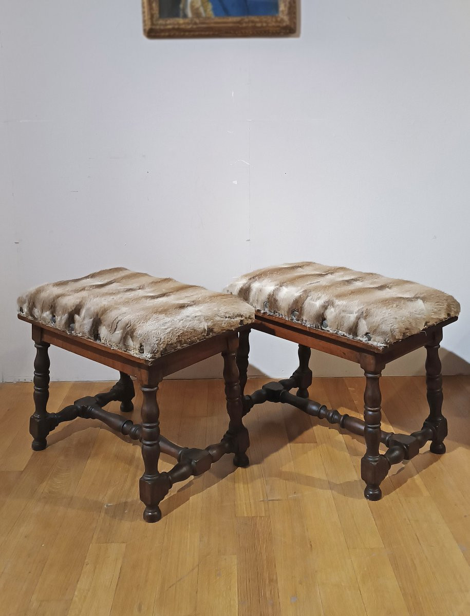 COPPIA DI SGABELLI IN NOCE FINE XVII SECOLO -photo-4