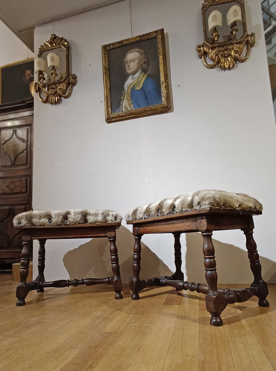 COPPIA DI SGABELLI IN NOCE FINE XVII SECOLO -photo-7