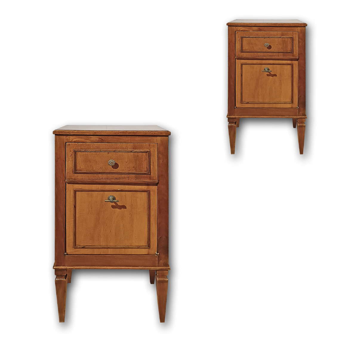 COPPIA DI COMODINI LUIGI XIV IN NOCE FINE XVIII SECOLO