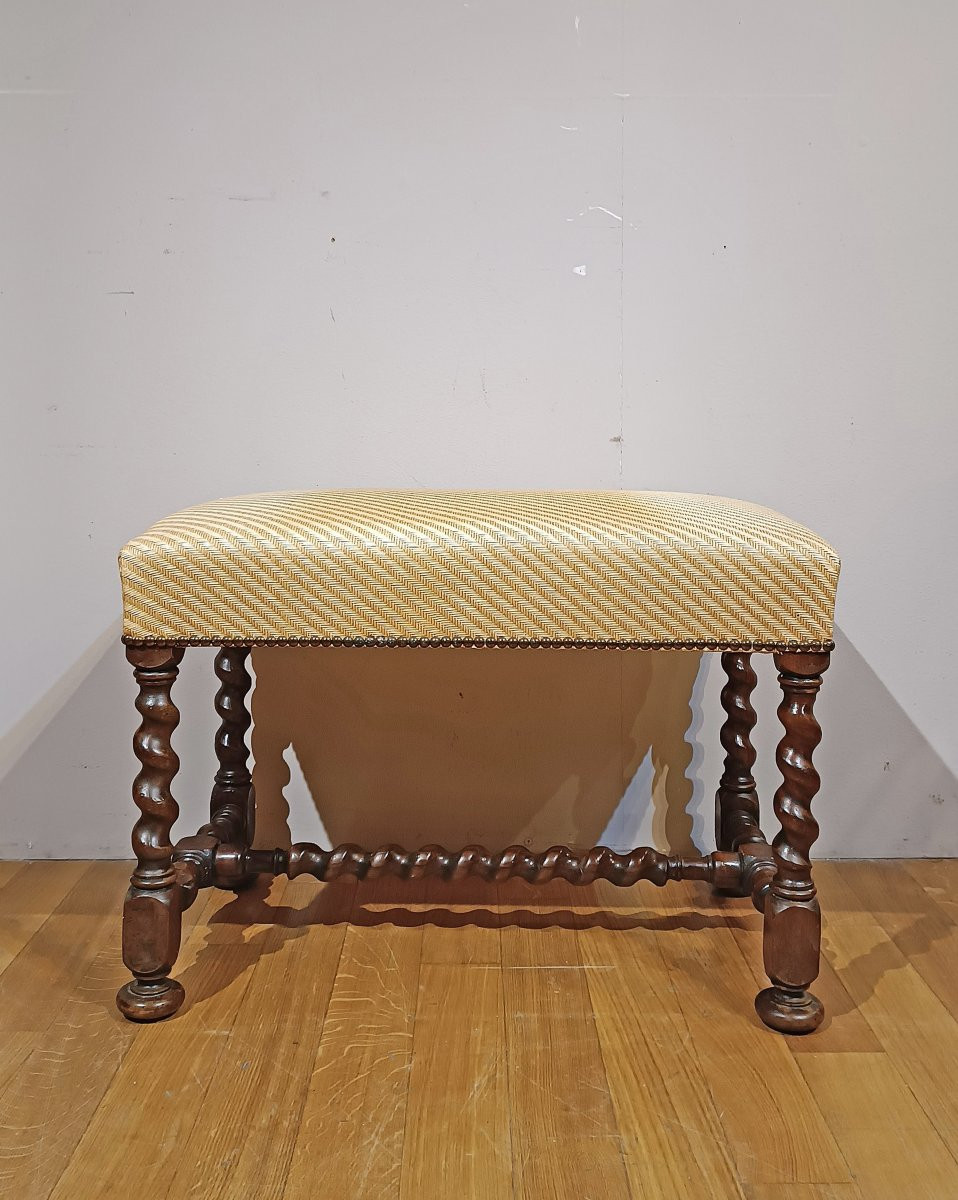 COPPIA DI SGABELLI IN NOCE SECONDA META’ XVII SECOLO-photo-3