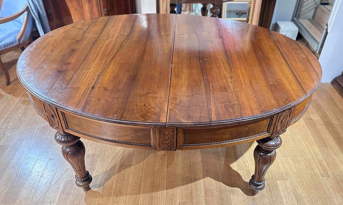 TAVOLO OVALE IN NOCE CON INTAGLI META’ XIX SECOLO-photo-3