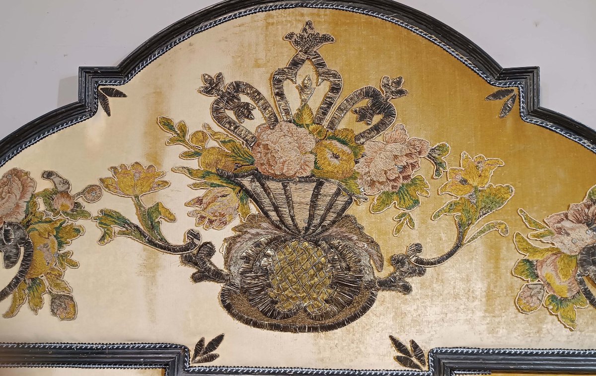 TESTATA DA LETTO MATRIMONIALE CON RICAMI META’ XVIII SECOLO-photo-3